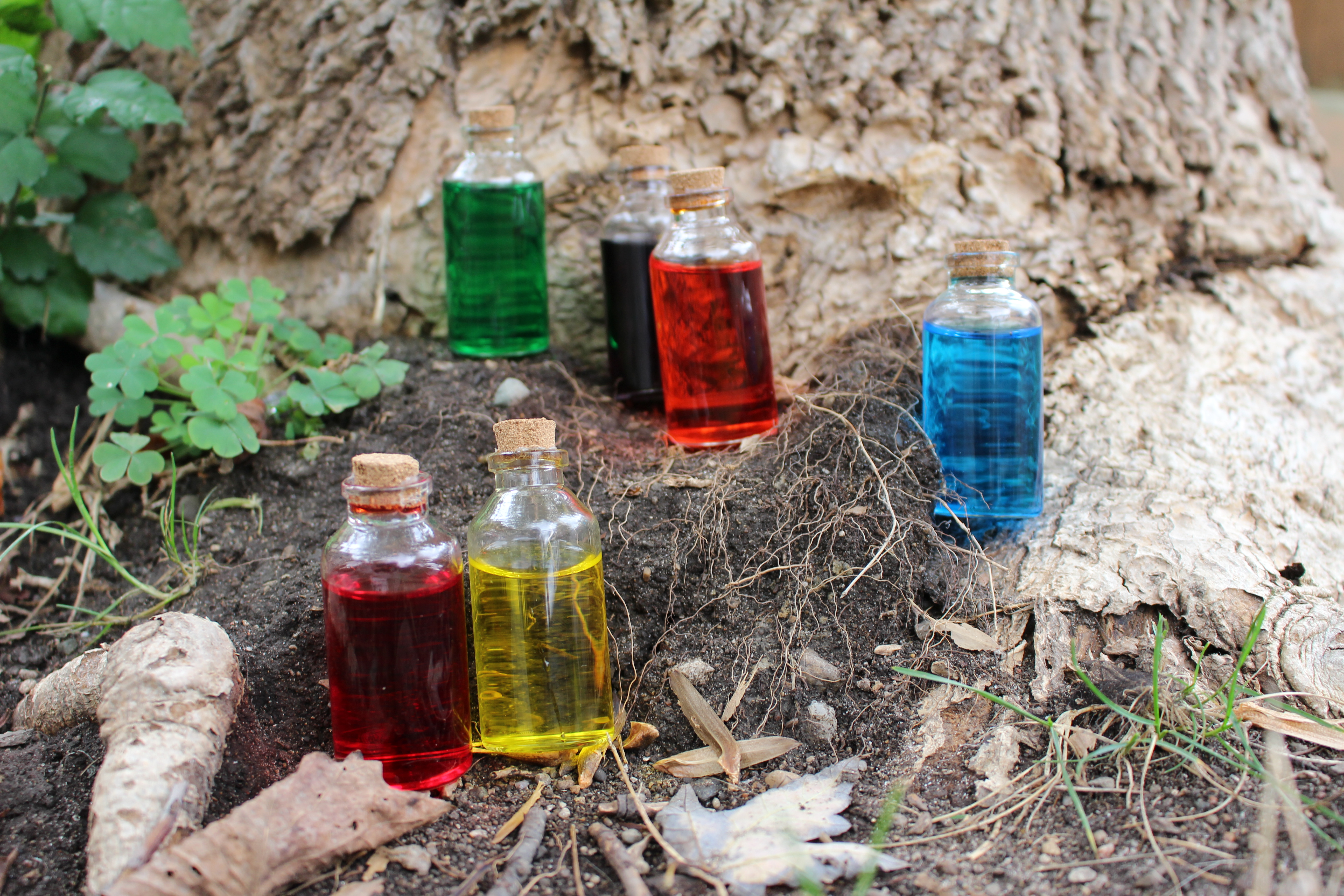 DIY potions bottles, potions, Harry Potter, Halloween, Halloween decorations